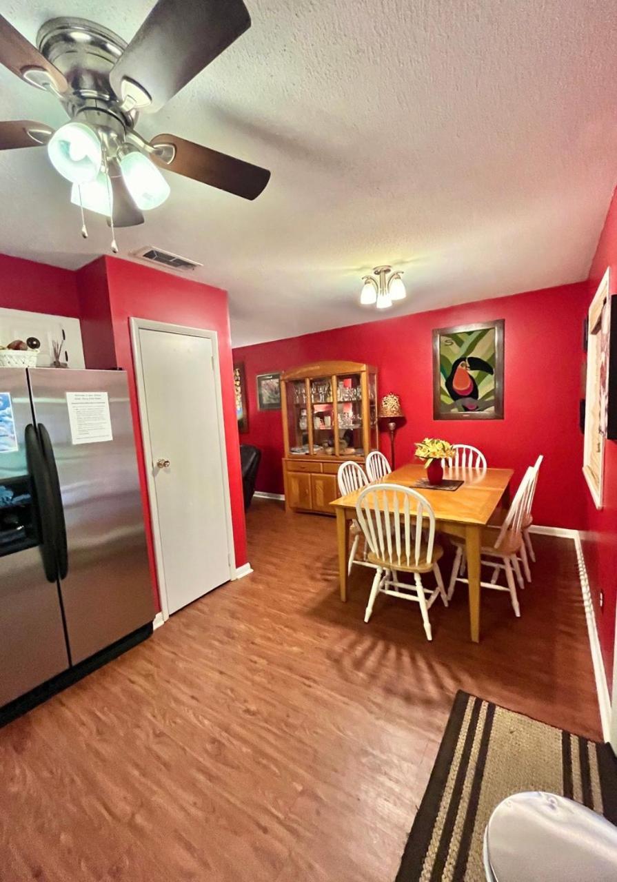 Family Friendly Downtown Home - Private Yard & Grill - Location, Location, Location! Атенс Экстерьер фото