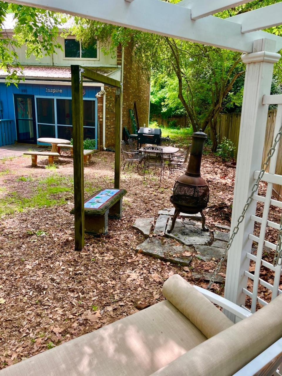 Family Friendly Downtown Home - Private Yard & Grill - Location, Location, Location! Атенс Экстерьер фото